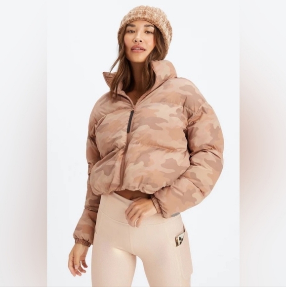 Fabletics Wander Cropped Nude Camo Puffer - Picture 1 of 4